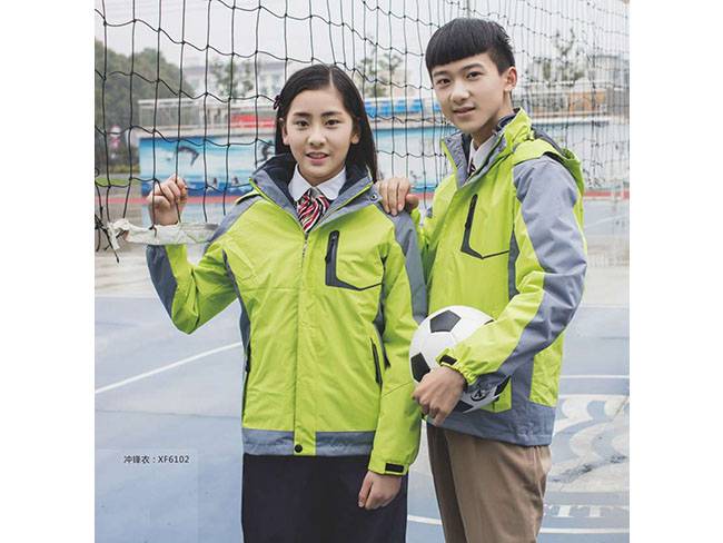 冬季校服穿着效果图
